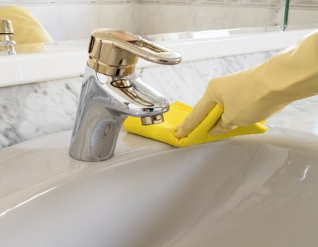 Detailed kitchen cleaning before moving into a Mayfair home